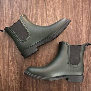 Clarks Green and Black Rain Boots, Fleece Lined, Size 8